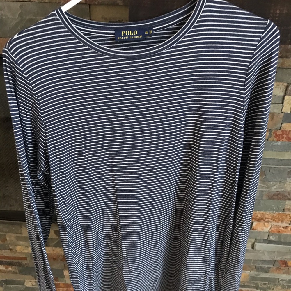 Polo long sleeved t-shirt.